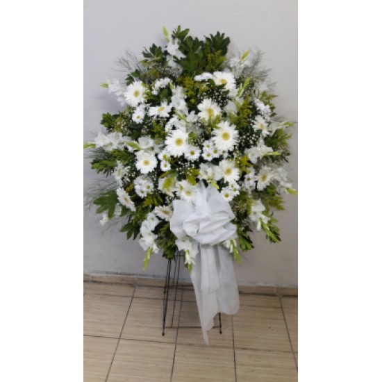 Beyaz ferforje aranjman